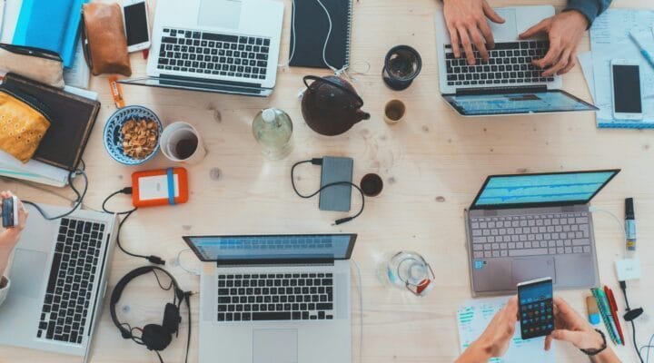 Histórias Reais de Sucesso: Pessoas que Deixaram o Emprego Tradicional para Trabalhar Online